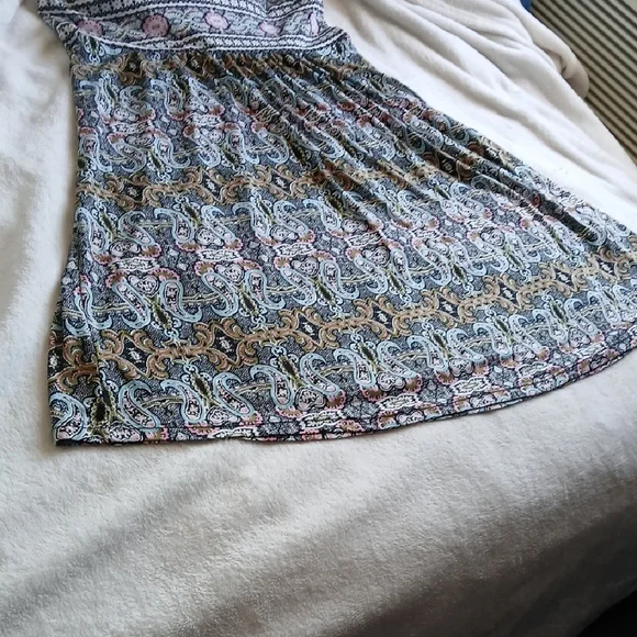 Maggy London Sleeveless V-Neck Midi Dress in Black, Brown, Blue, Pink - Picture 6 of 7